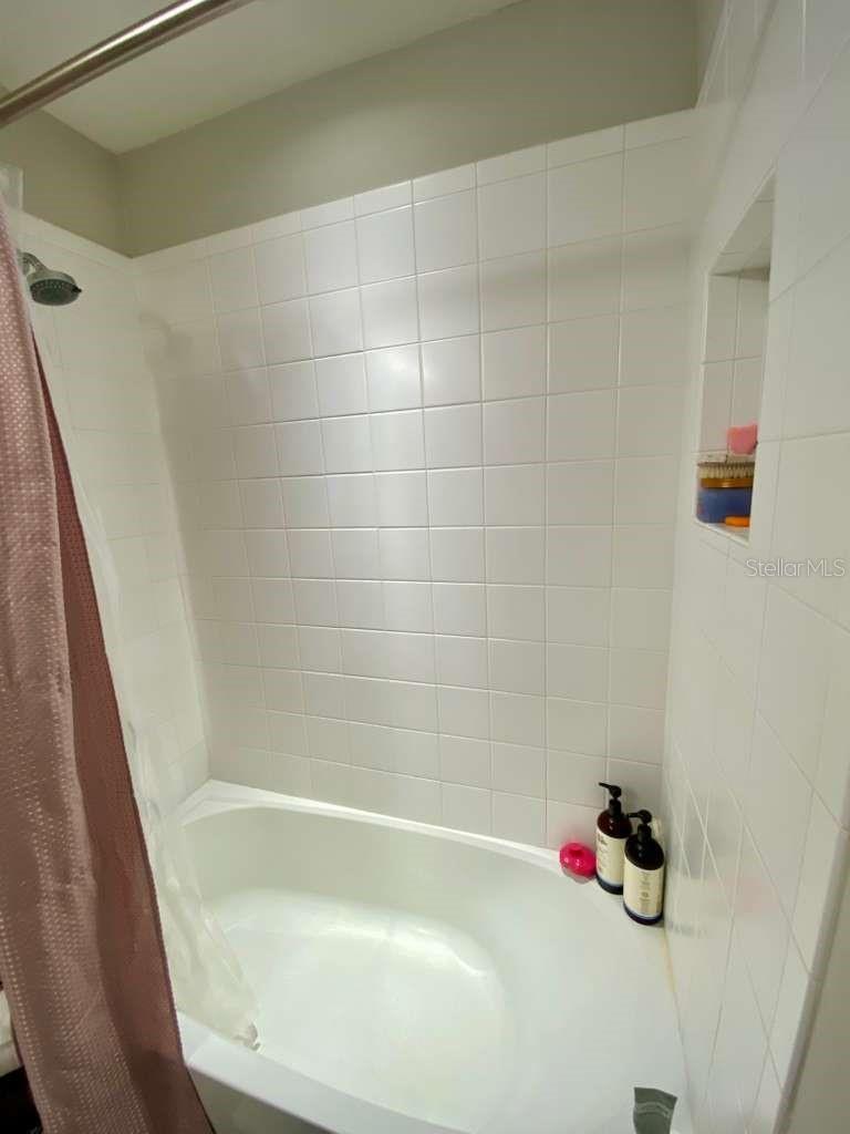 Listing photo id 10 for 7234 Grand Elm Drive