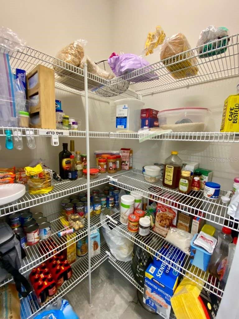 Listing photo id 5 for 7234 Grand Elm Drive