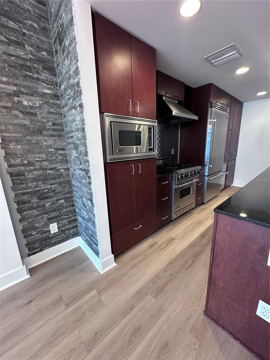 Image 10 of 39 For 1208 Kennedy Boulevard 313