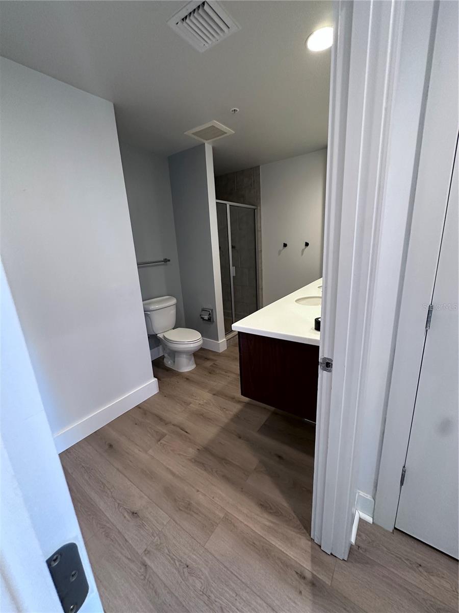 Image 20 of 39 For 1208 Kennedy Boulevard 313