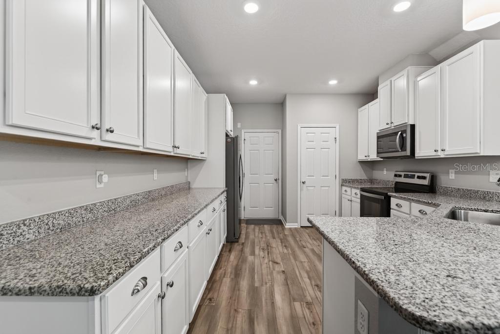 Image 10 of 74 For 2929 Lucille Lane