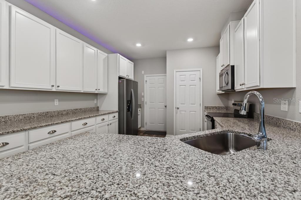 Image 5 of 74 For 2929 Lucille Lane