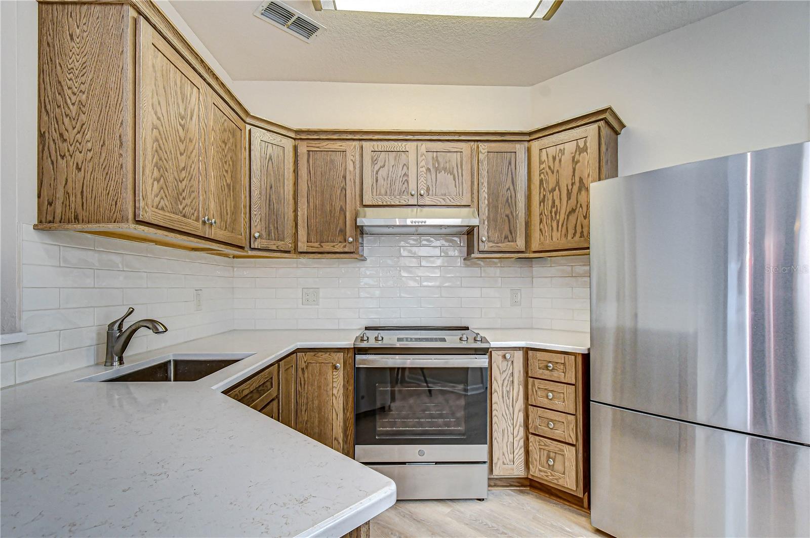 Image 12 of 48 For 10409 Villa View Circle 10409