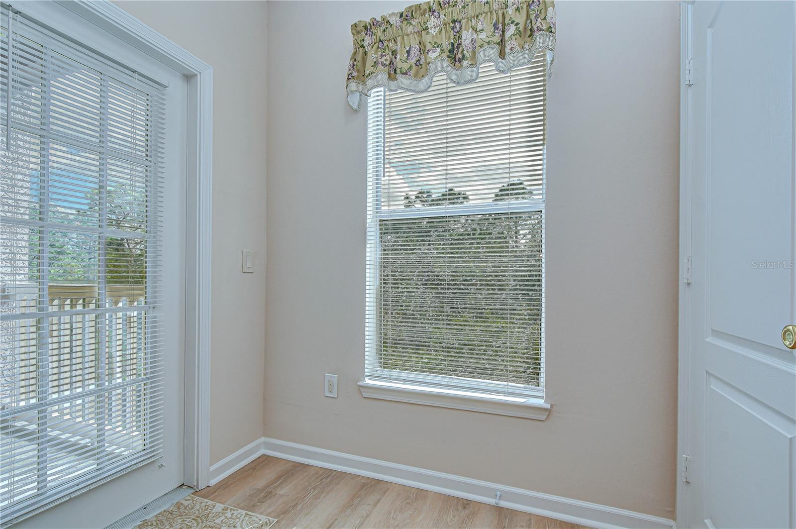 Image 16 of 48 For 10409 Villa View Circle 10409
