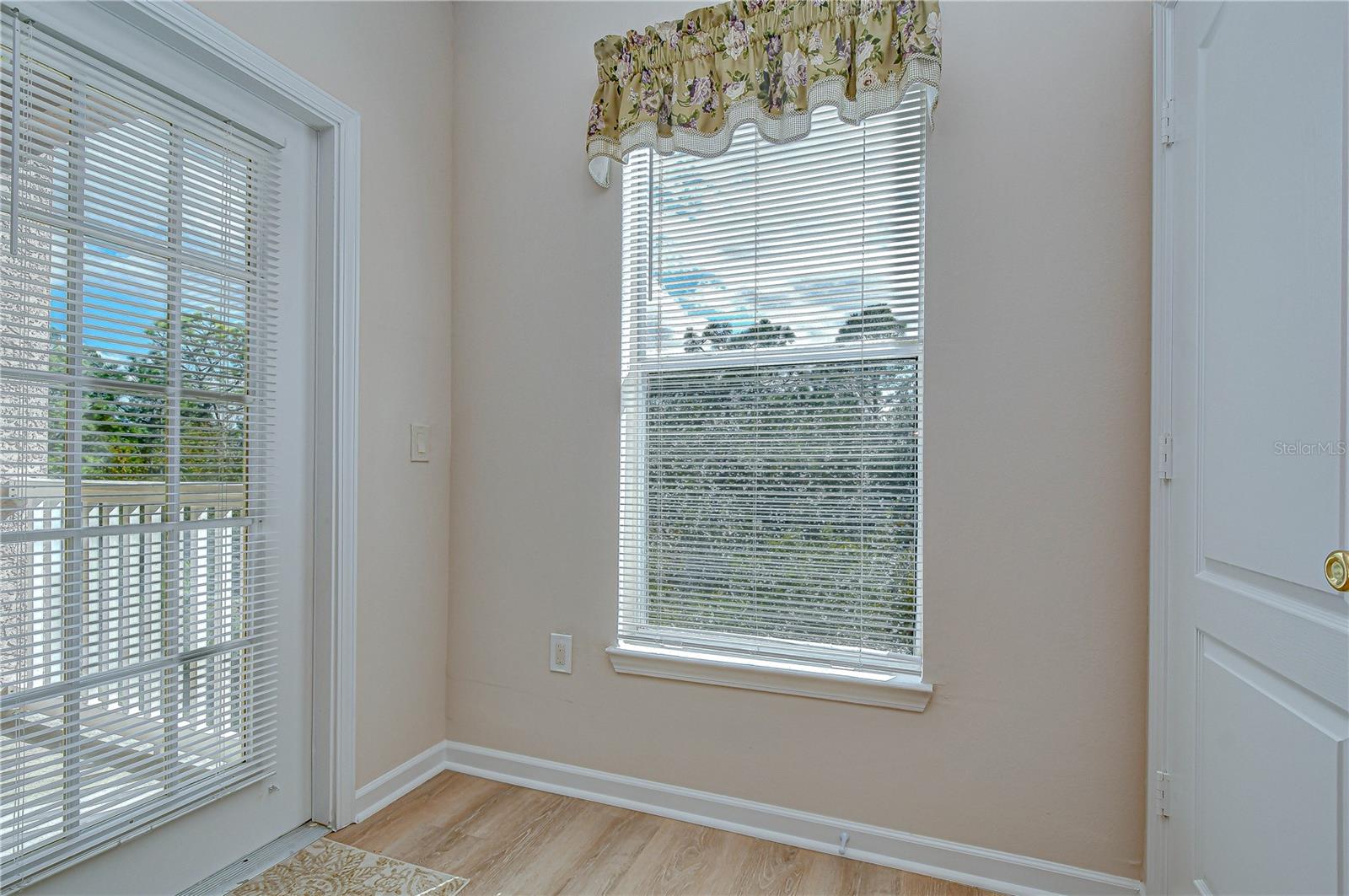 Image 18 of 48 For 10409 Villa View Circle 10409