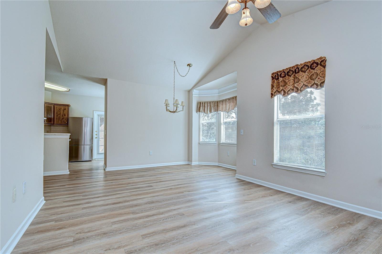 Image 7 of 48 For 10409 Villa View Circle 10409