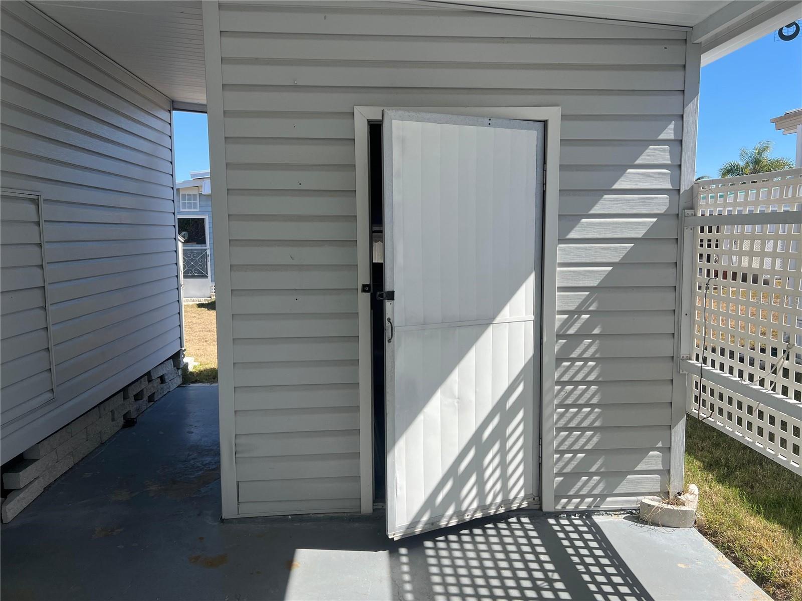 Image 14 of 17 For 10924 Federal Drive