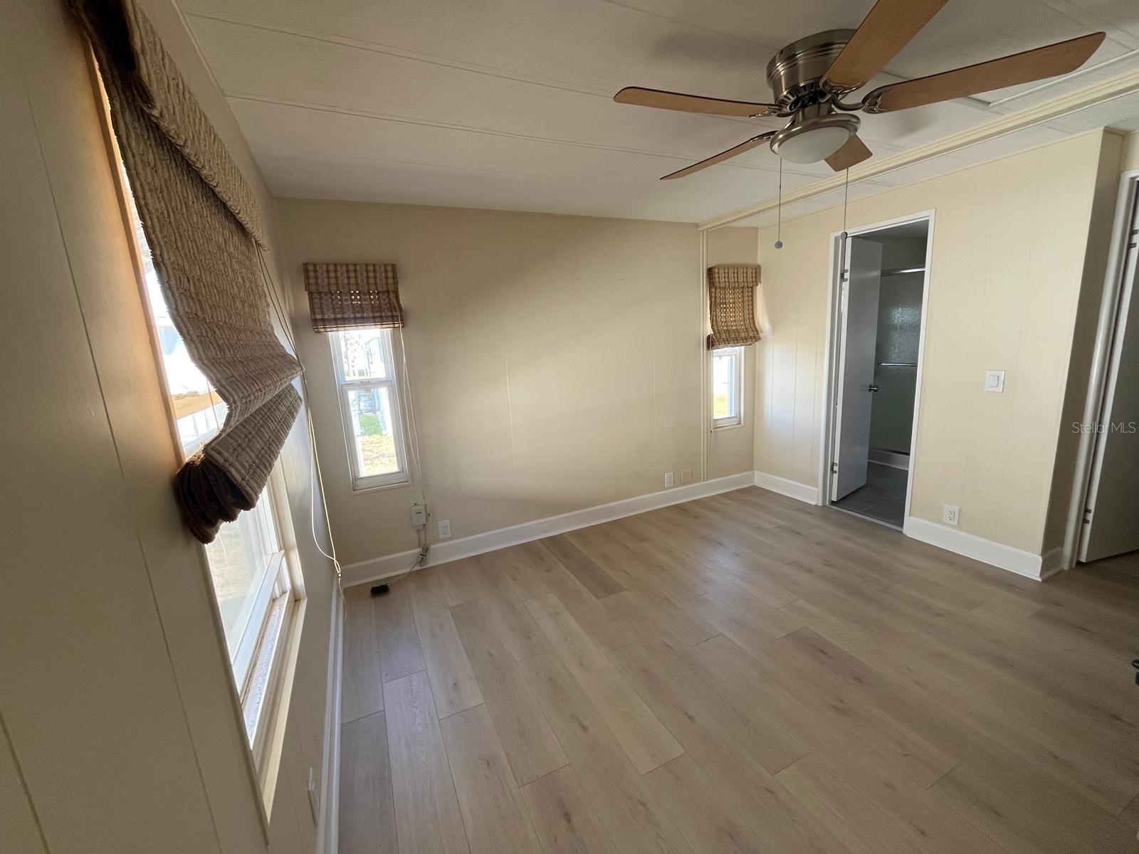 Image 5 of 17 For 10924 Federal Drive