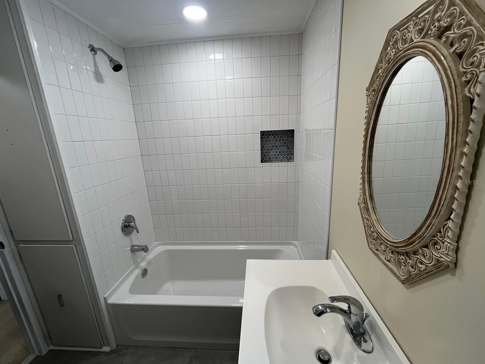 Image 8 of 17 For 10924 Federal Drive