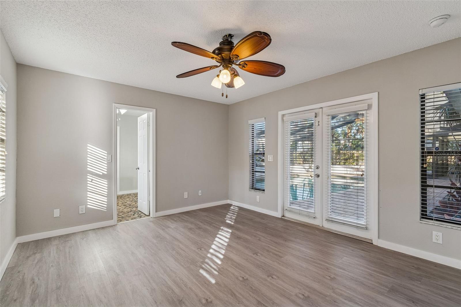 Image 10 of 30 For 4633 Longfellow Avenue