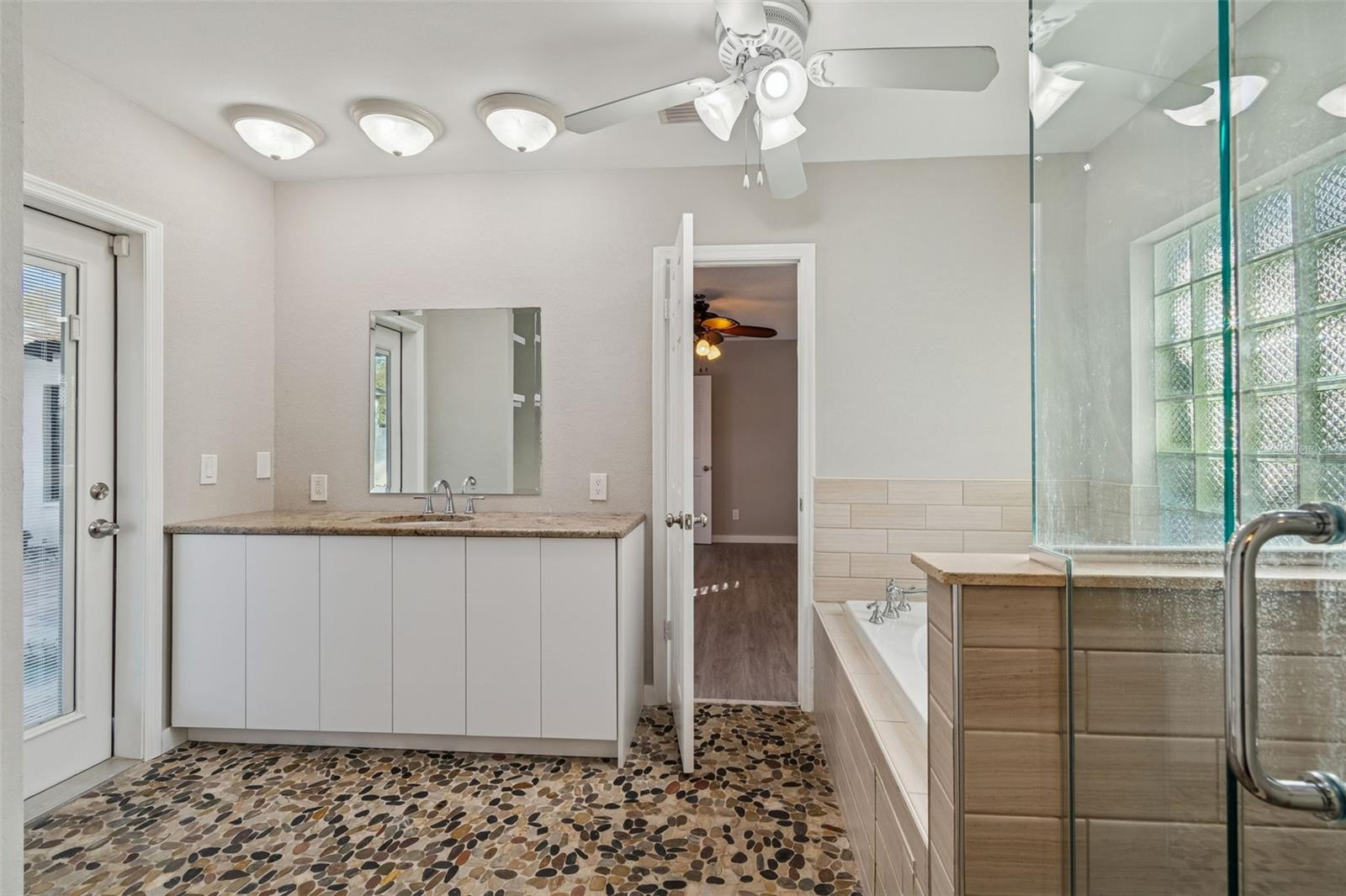 Image 11 of 30 For 4633 Longfellow Avenue