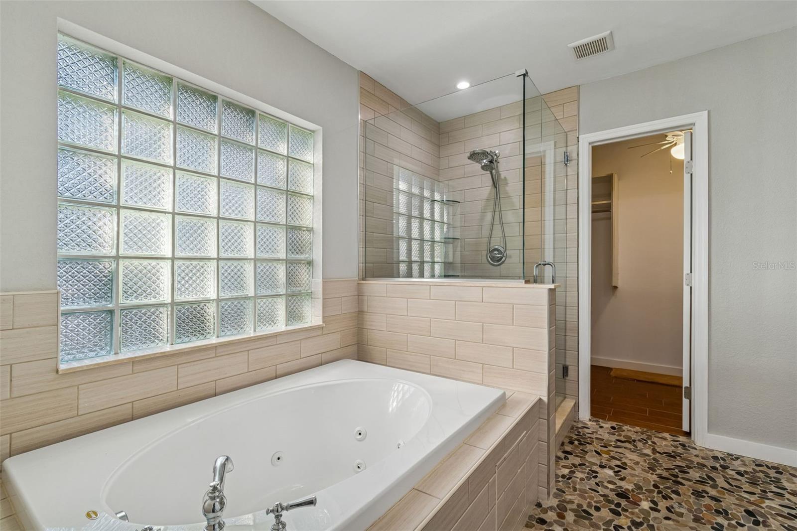 Image 12 of 30 For 4633 Longfellow Avenue