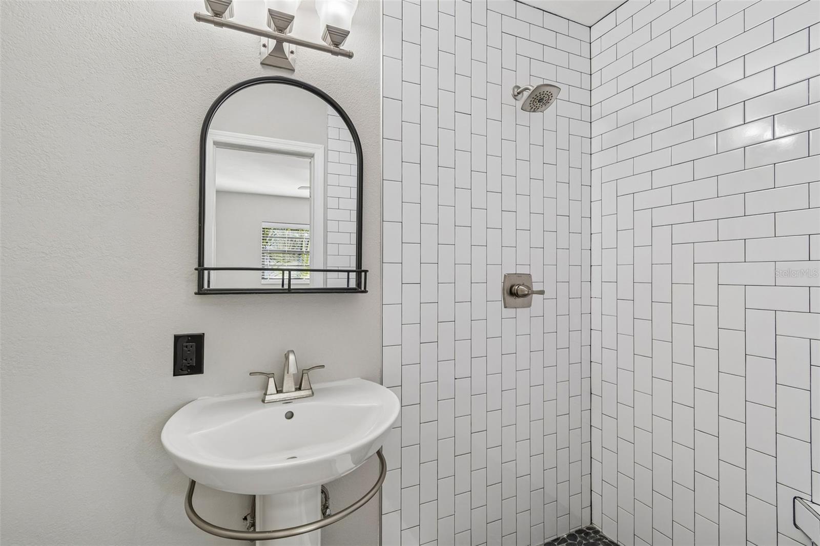 Image 16 of 30 For 4633 Longfellow Avenue