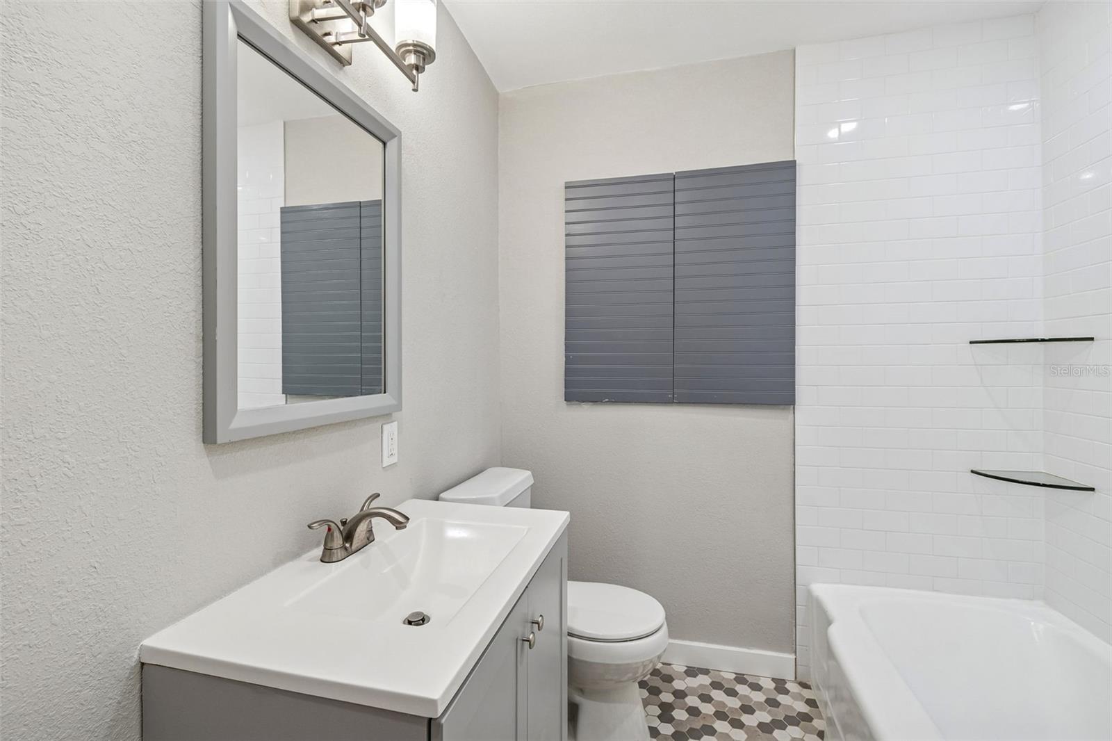 Image 21 of 30 For 4633 Longfellow Avenue