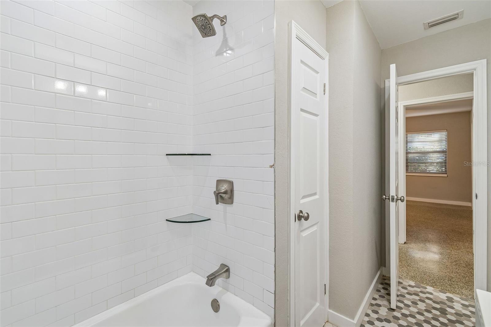 Image 22 of 30 For 4633 Longfellow Avenue