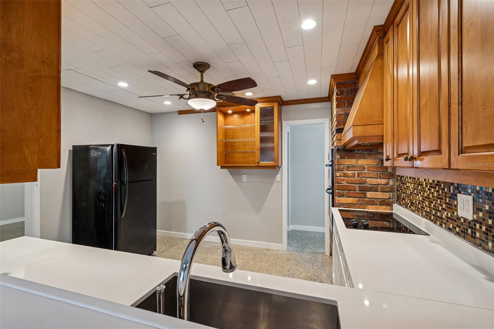 Image 6 of 30 For 4633 Longfellow Avenue