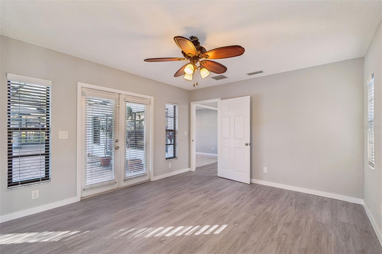 Image 9 of 30 For 4633 Longfellow Avenue