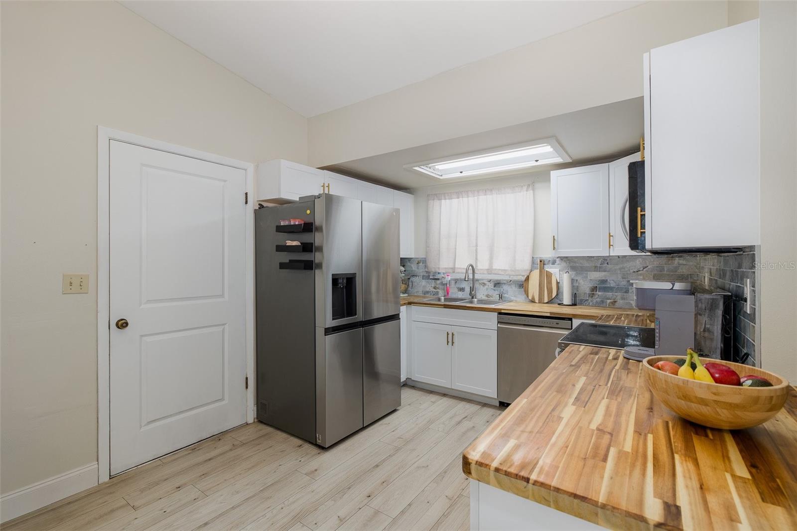 Image 13 of 35 For 724 Virginia Avenue