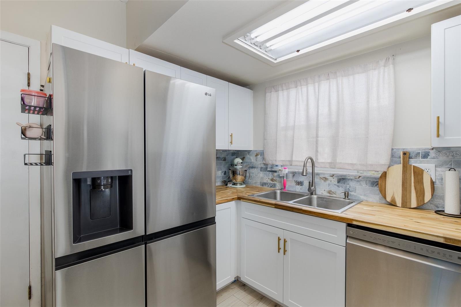 Image 14 of 35 For 724 Virginia Avenue