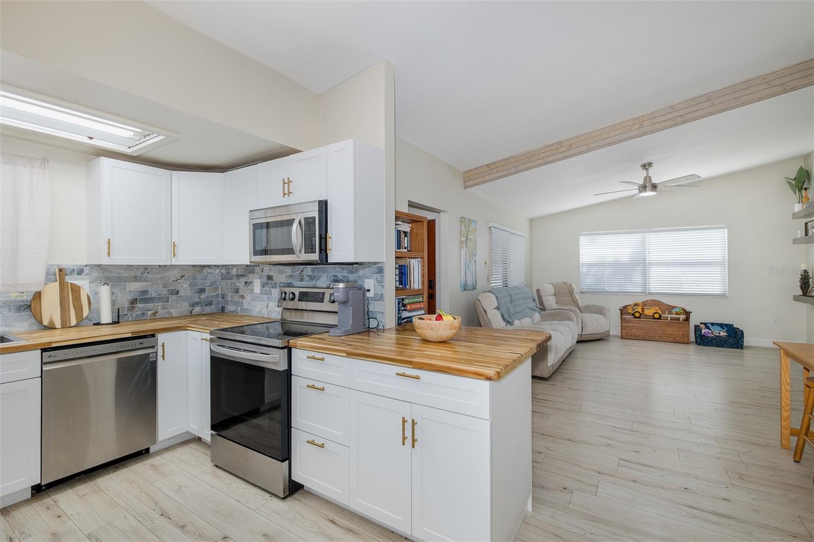 Image 15 of 35 For 724 Virginia Avenue