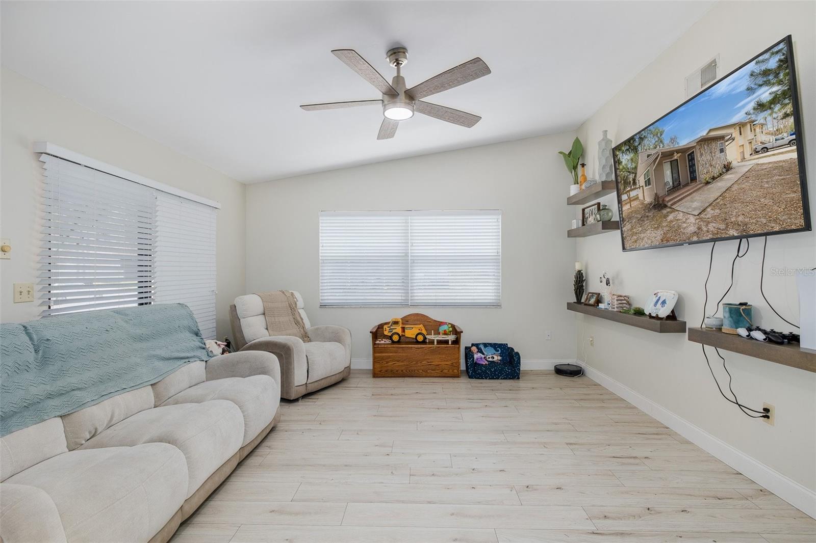 Image 16 of 35 For 724 Virginia Avenue