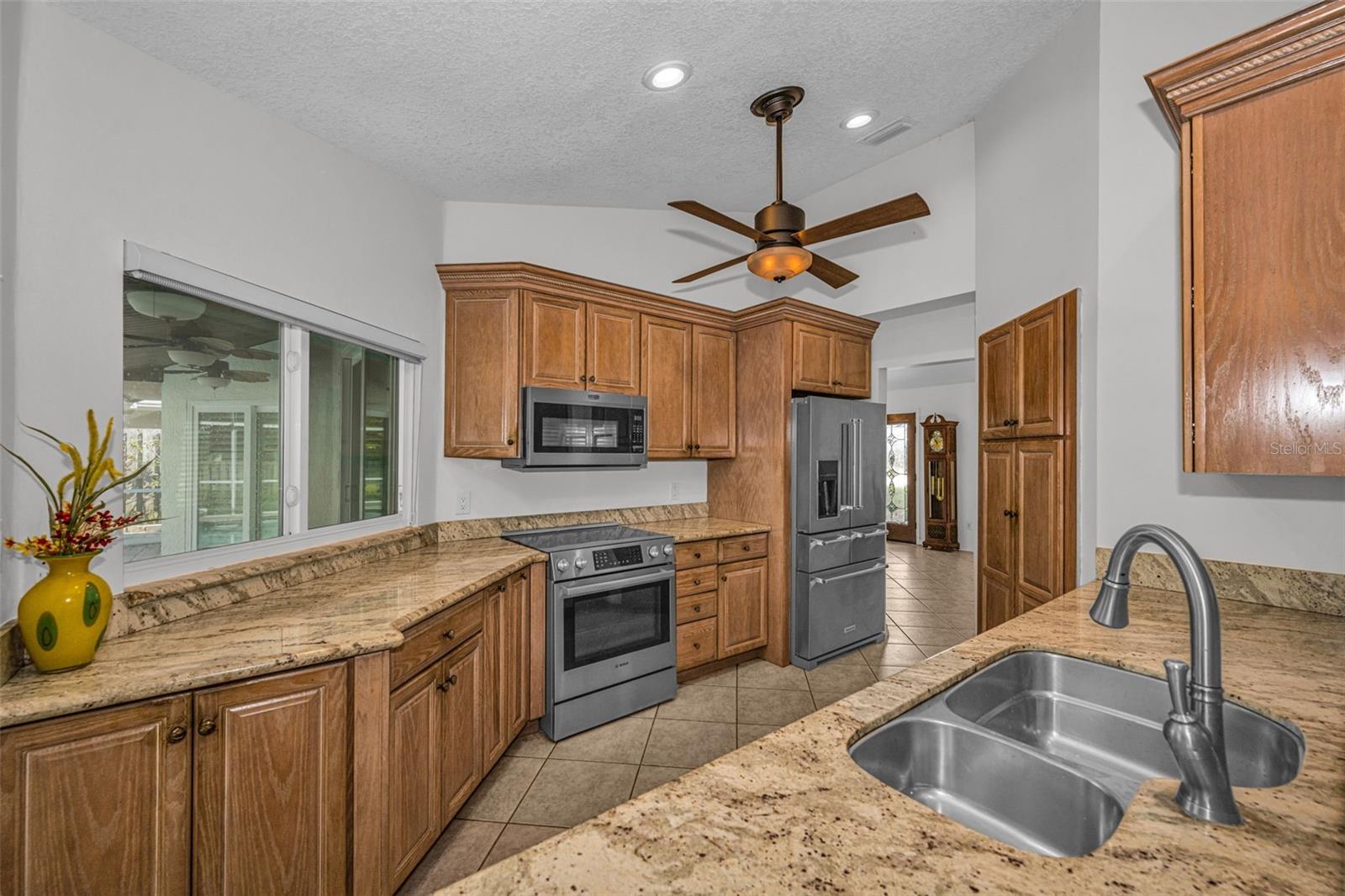 Image 24 of 79 For 12038 Stone Crossing Circle