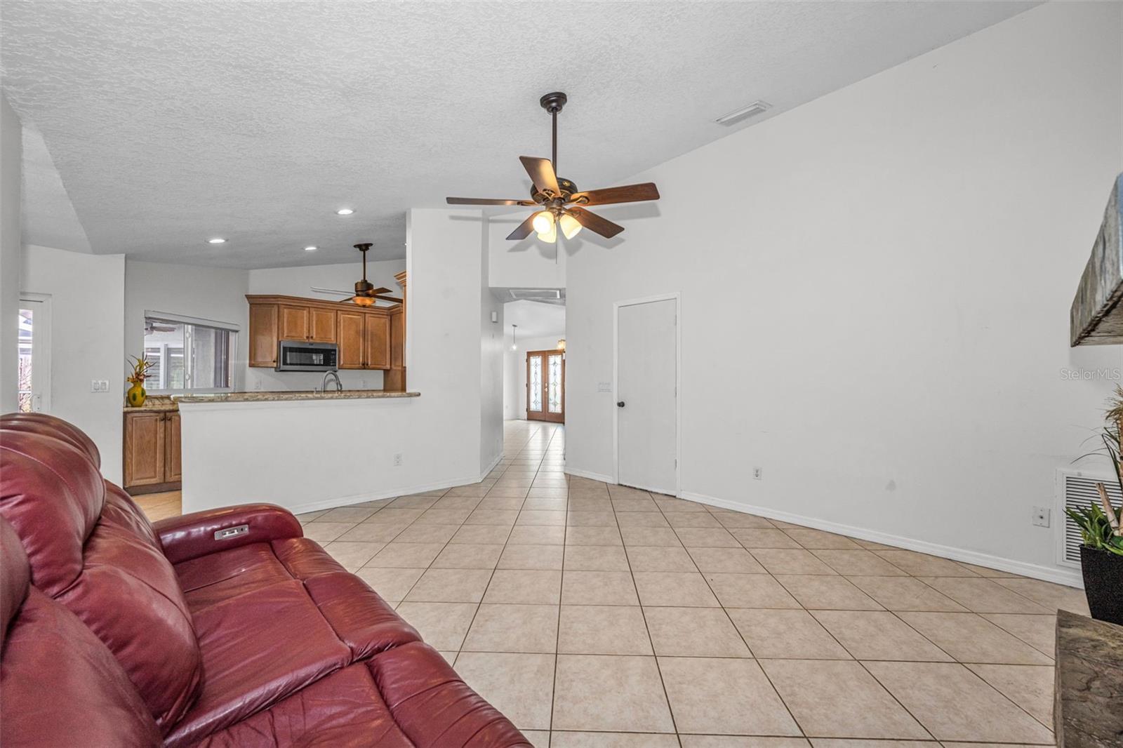 Image 36 of 79 For 12038 Stone Crossing Circle