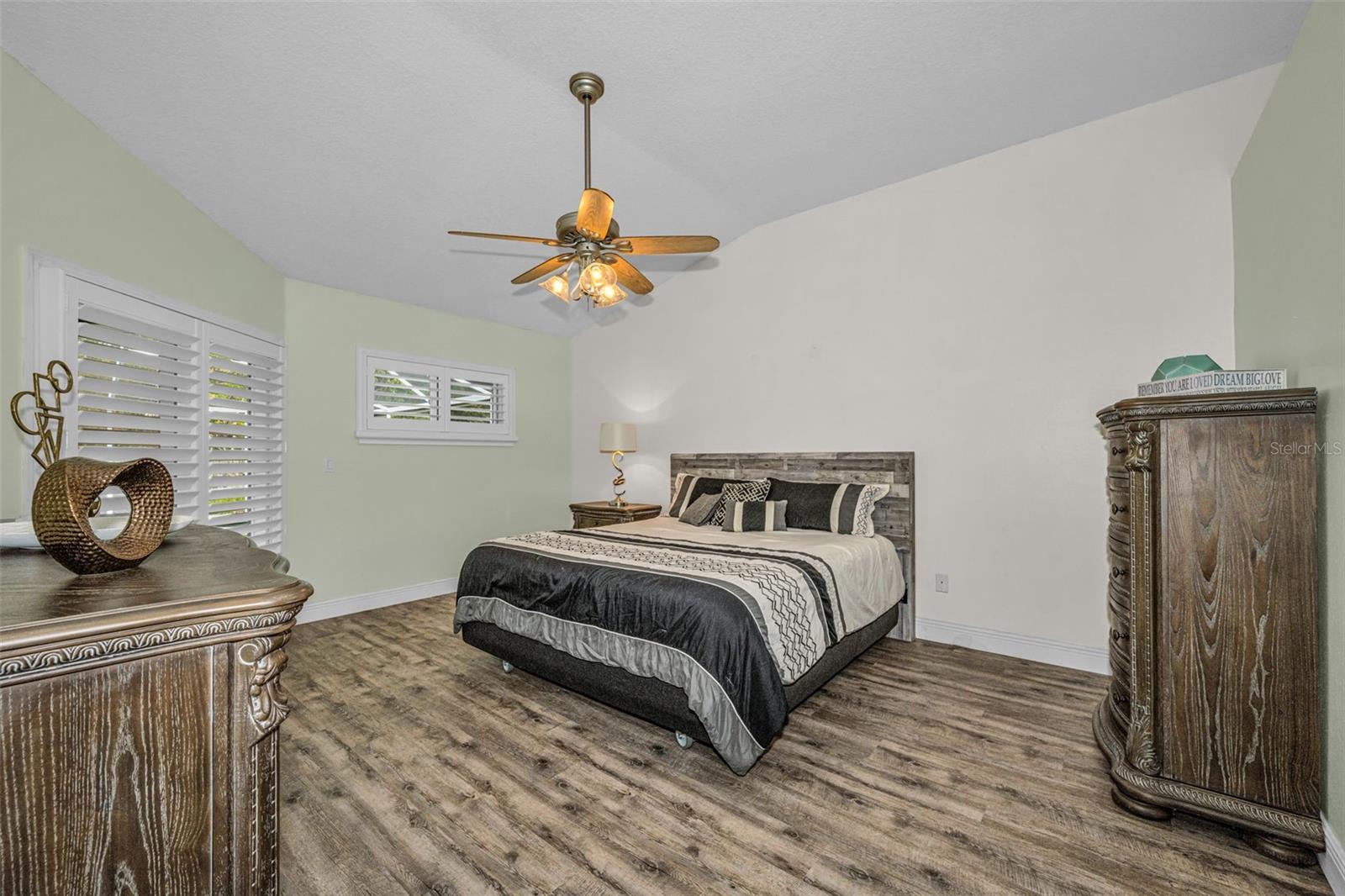 Image 37 of 79 For 12038 Stone Crossing Circle