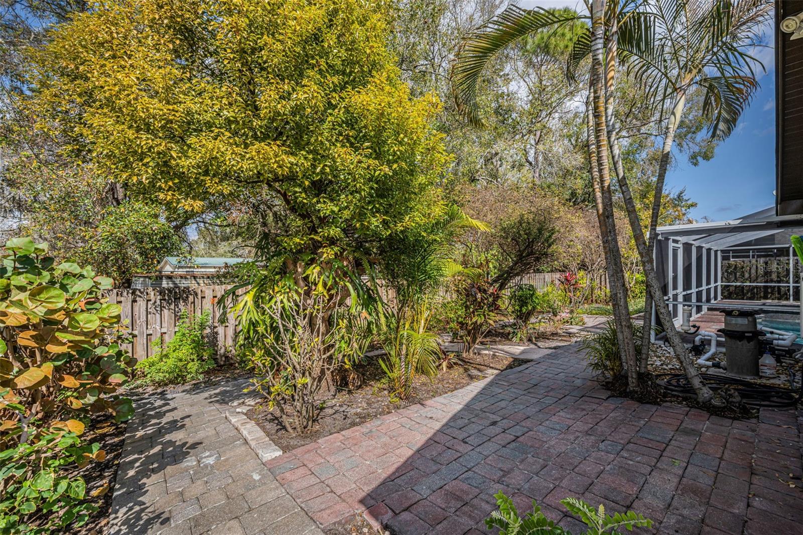 Image 57 of 79 For 12038 Stone Crossing Circle