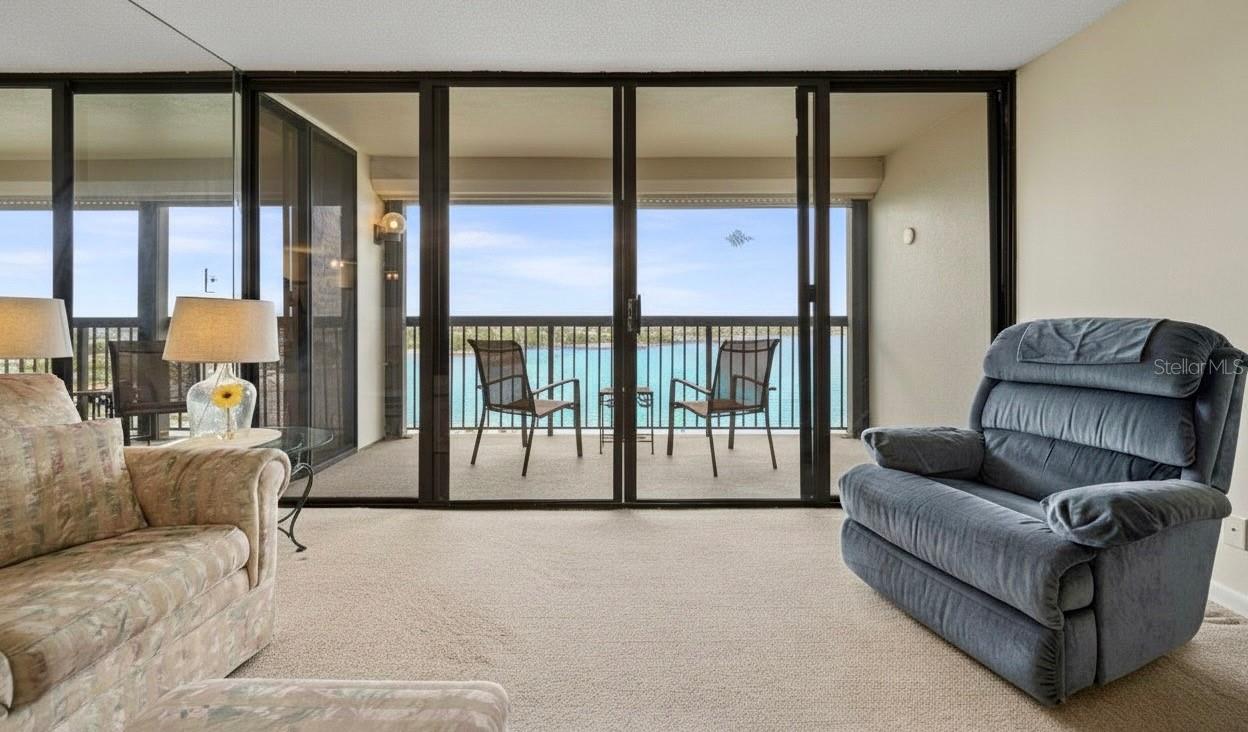 Listing photo id 13 for 9425 Blind Pass Road 1006