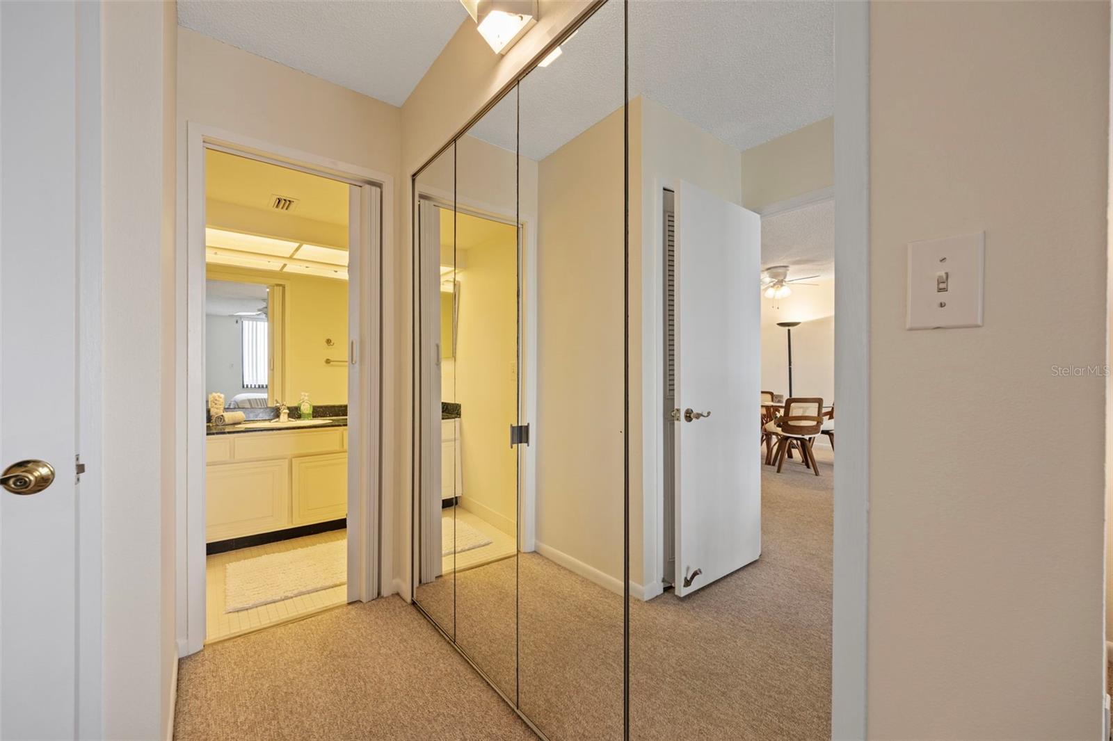 Listing photo id 19 for 9425 Blind Pass Road 1006