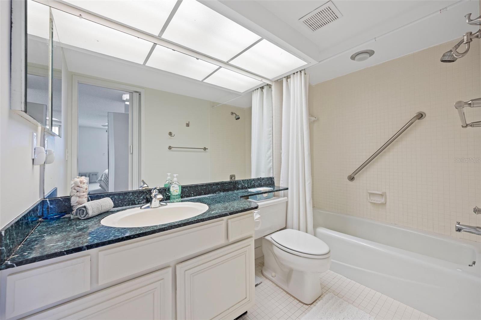 Listing photo id 21 for 9425 Blind Pass Road 1006