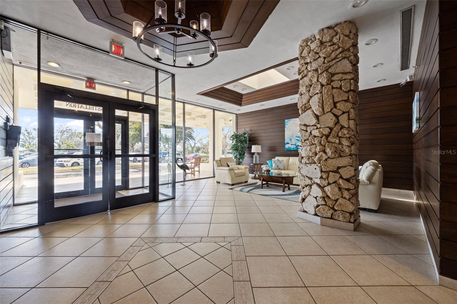 Listing photo id 29 for 9425 Blind Pass Road 1006