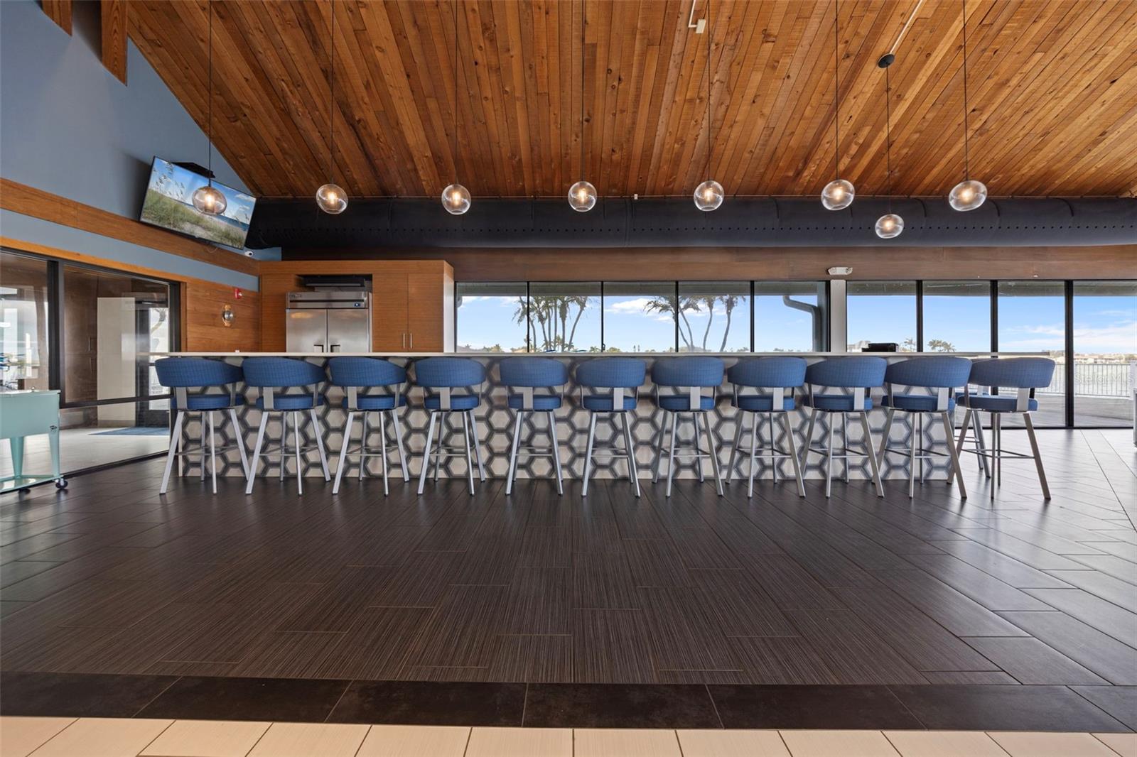 Listing photo id 31 for 9425 Blind Pass Road 1006