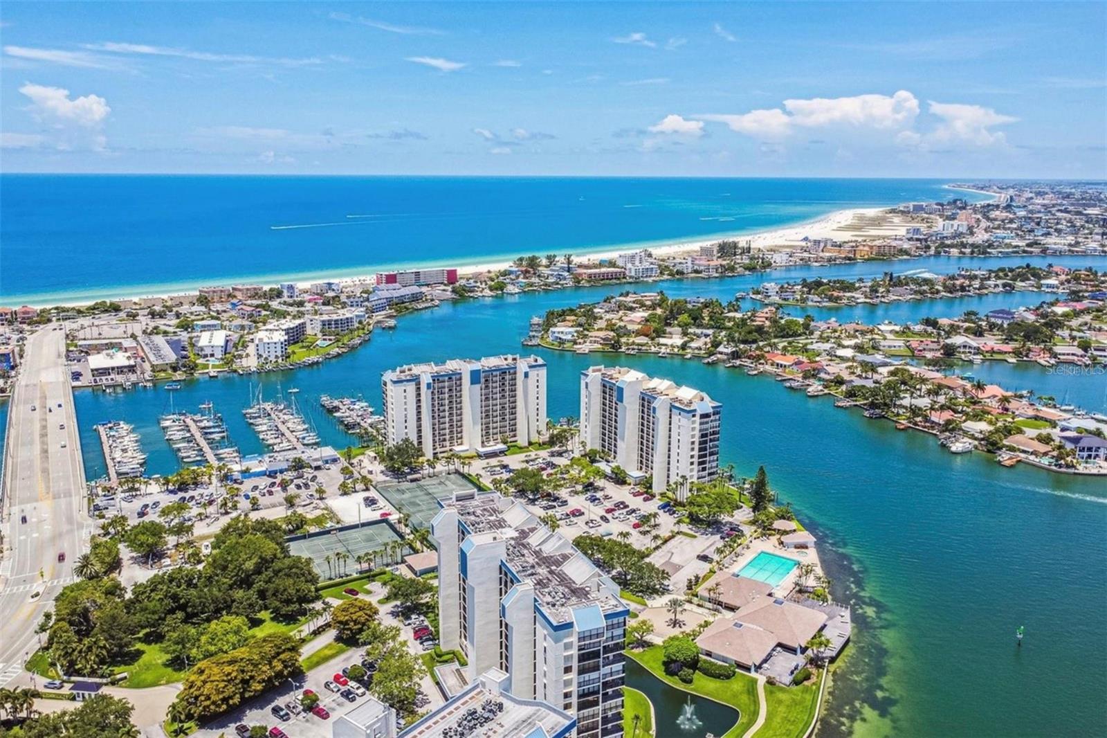 Listing photo id 38 for 9425 Blind Pass Road 1006