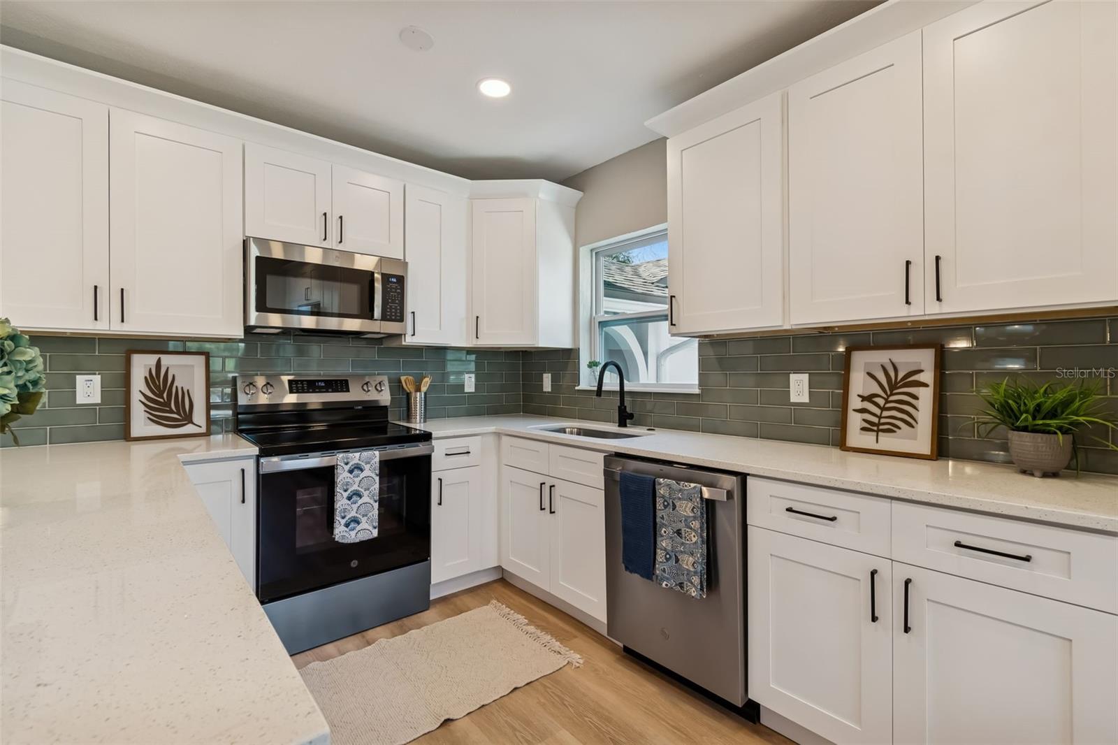 Image 8 of 28 For 6936 9th Avenue N