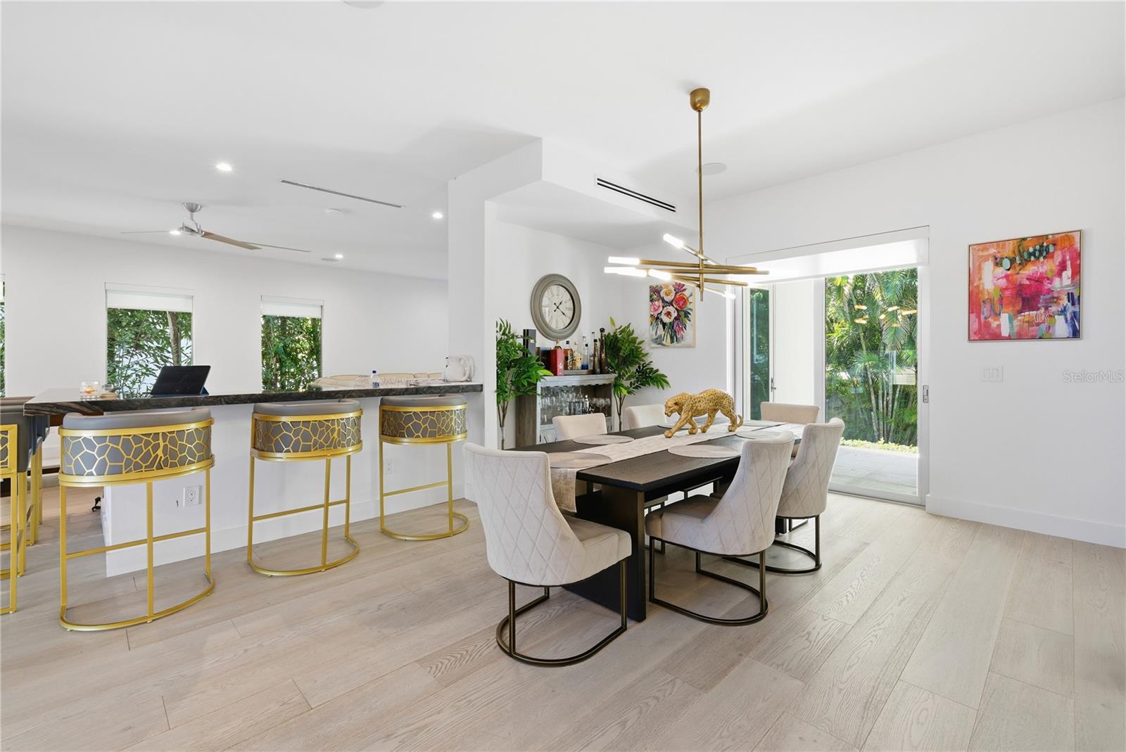 Image 28 of 72 For 814 Davis Boulevard