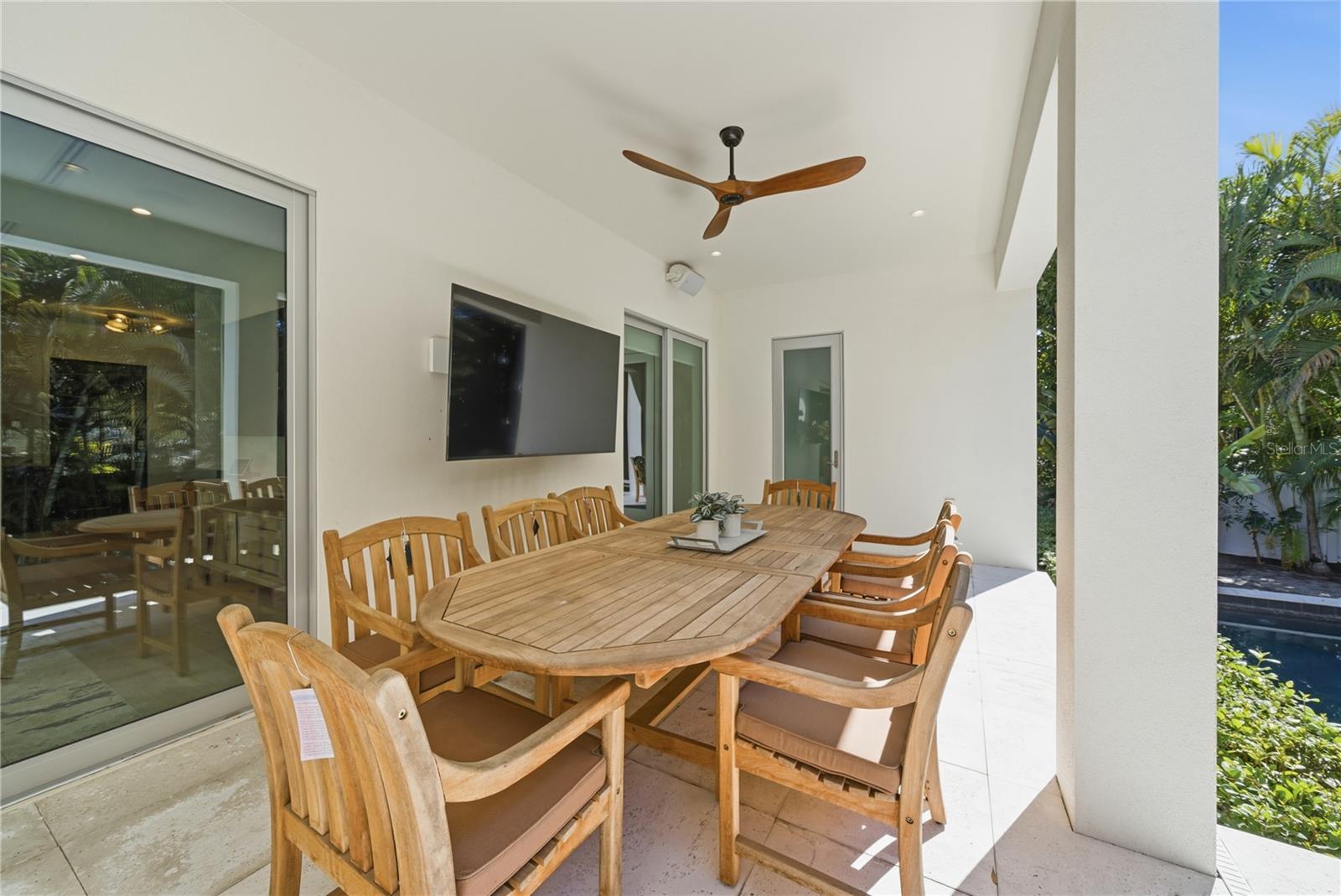 Image 31 of 72 For 814 Davis Boulevard