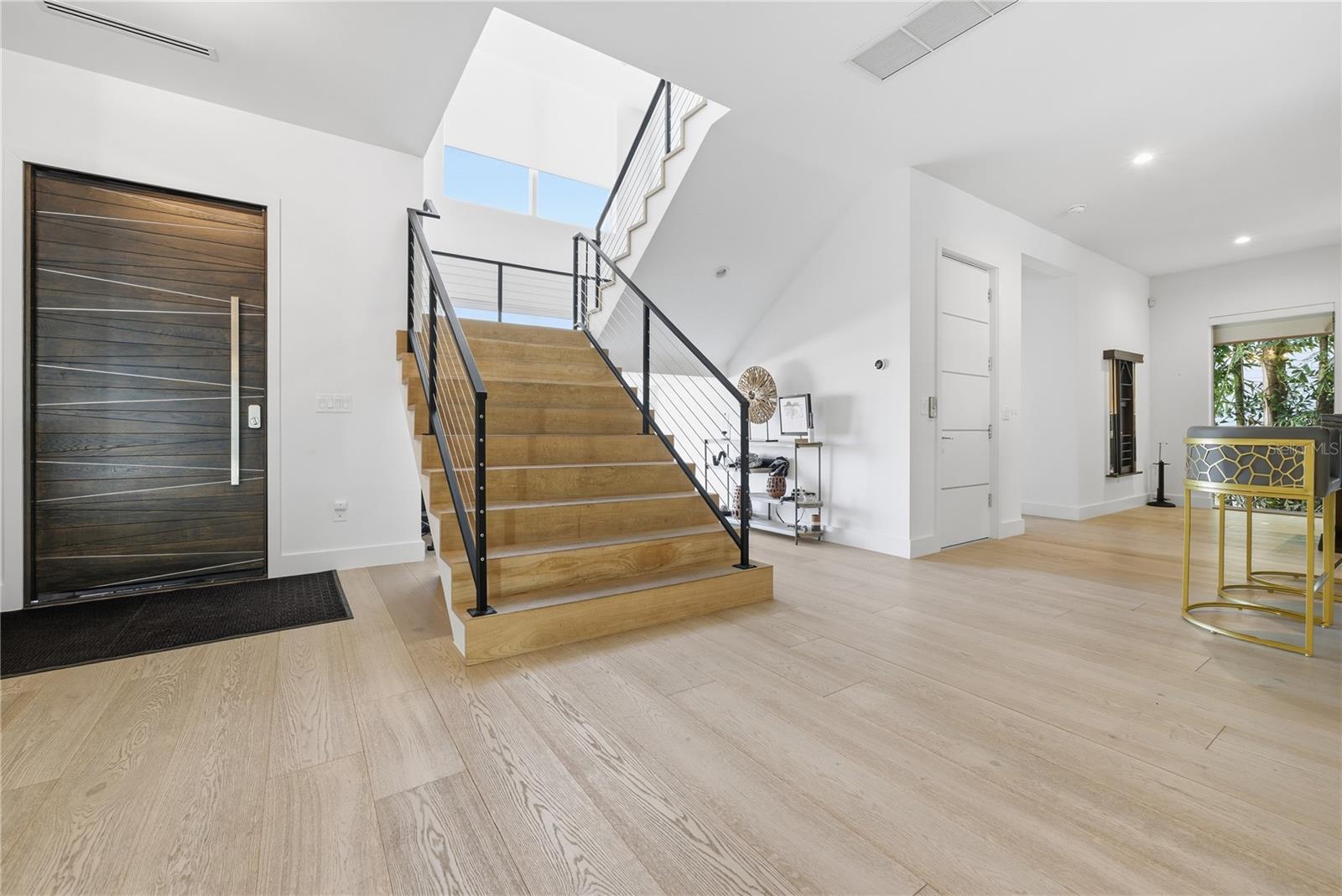 Image 45 of 72 For 814 Davis Boulevard