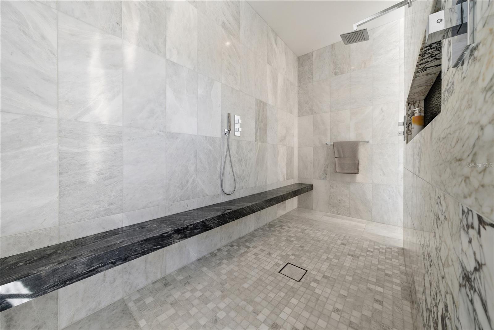 Image 52 of 72 For 814 Davis Boulevard