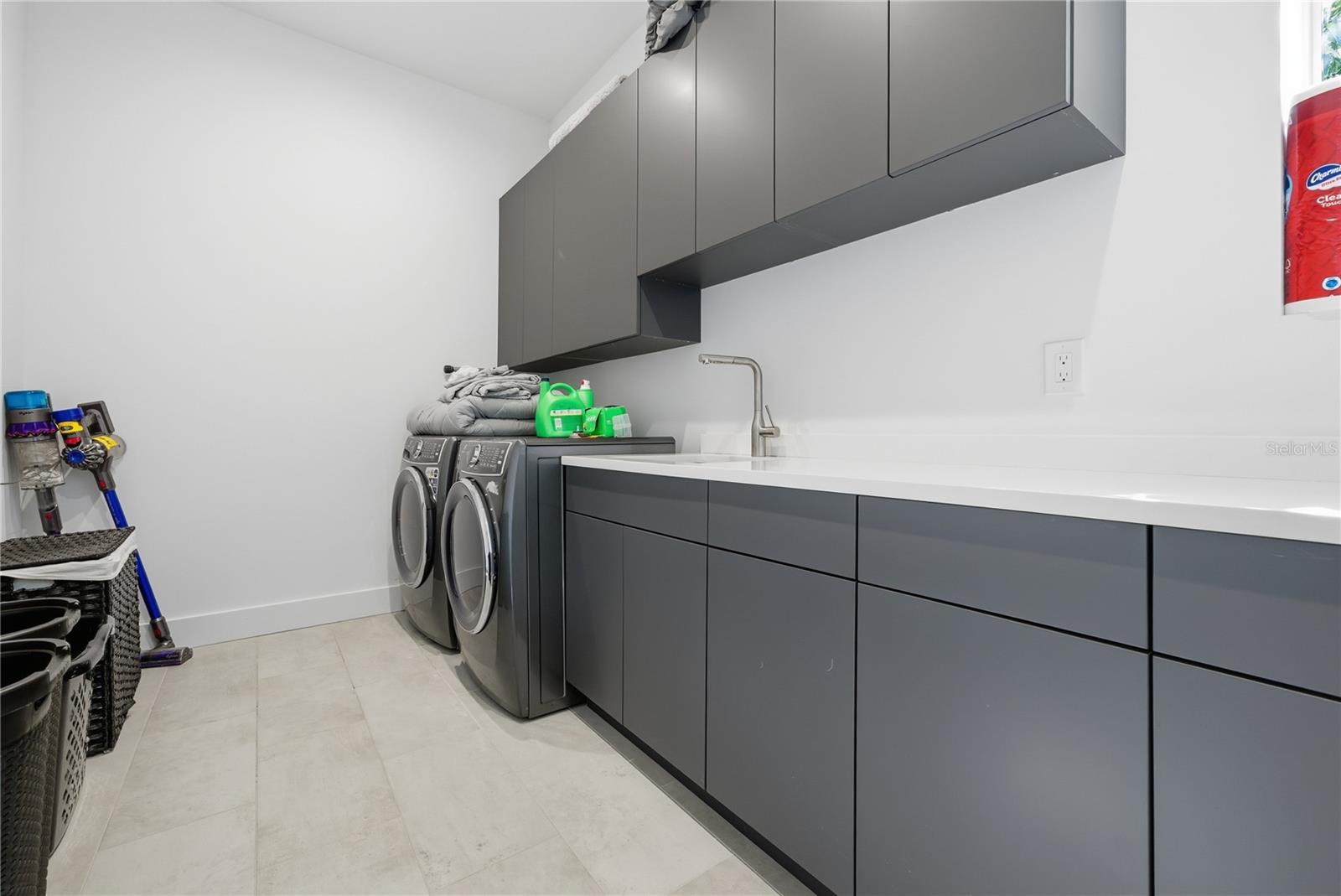 Image 63 of 72 For 814 Davis Boulevard