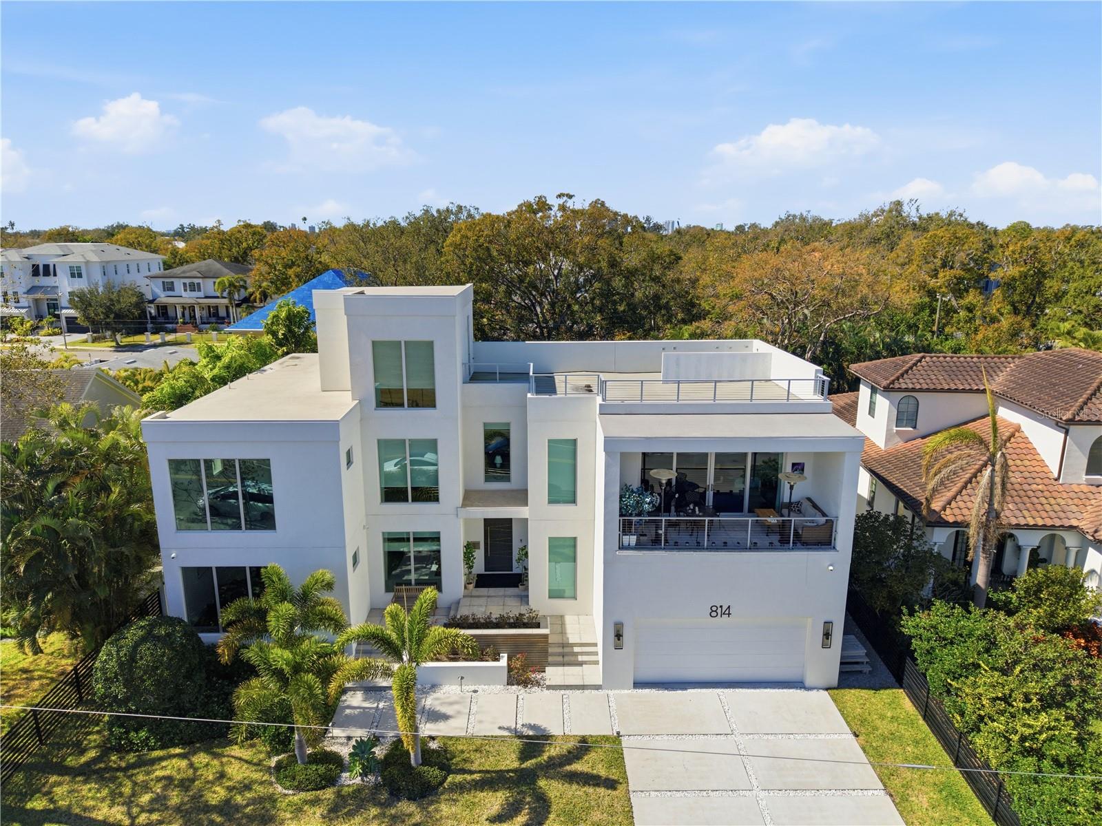 Image 8 of 72 For 814 Davis Boulevard