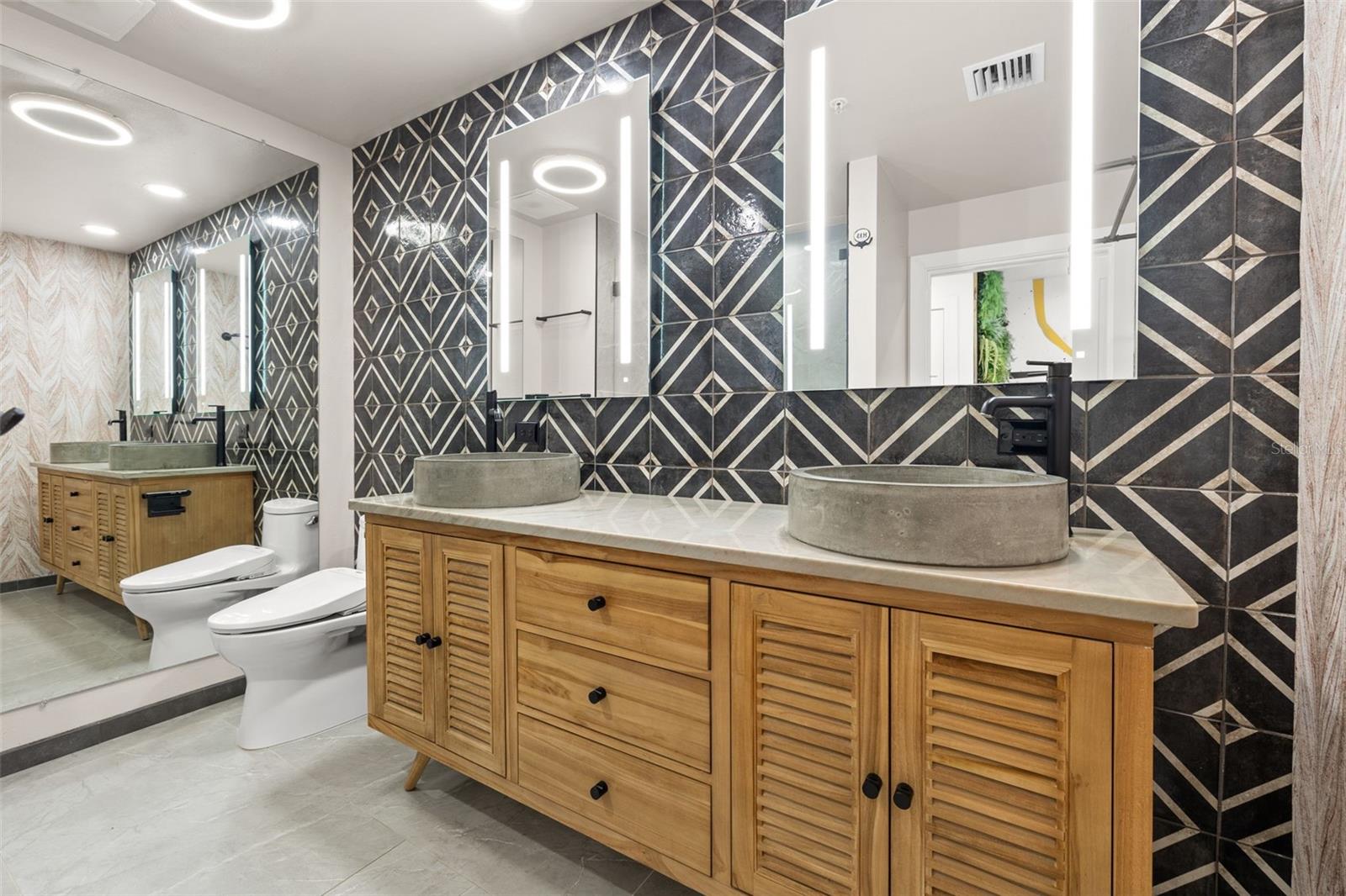 Image 21 of 40 For 1208 Kennedy Boulevard 520