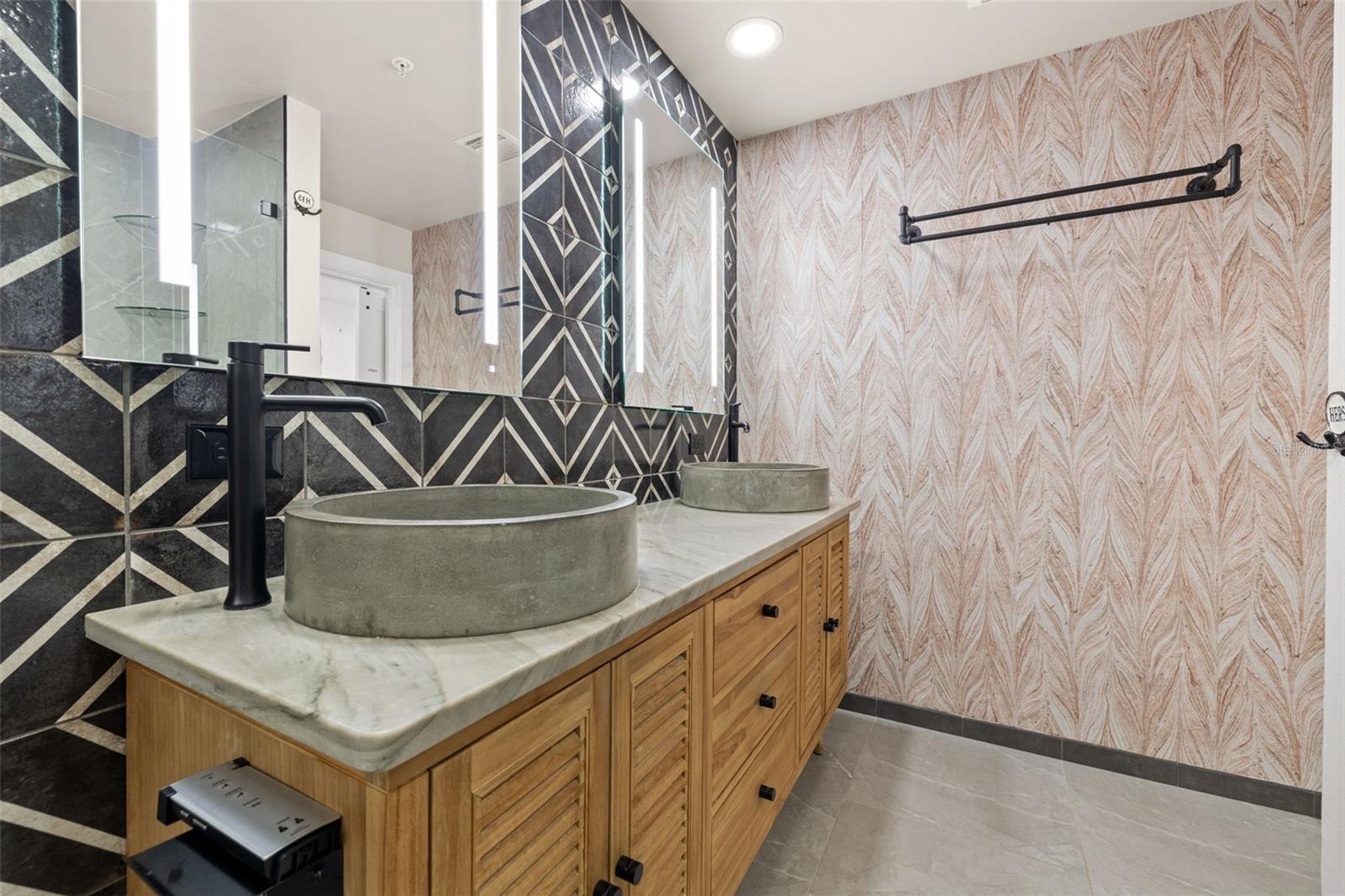 Image 23 of 40 For 1208 Kennedy Boulevard 520