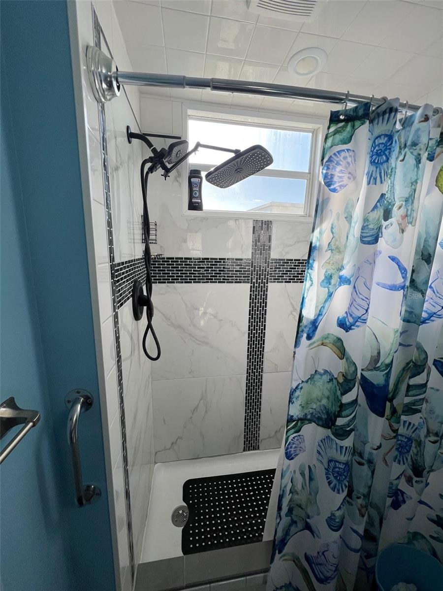 Listing photo id 12 for 8300 Seminole Boulevard 218