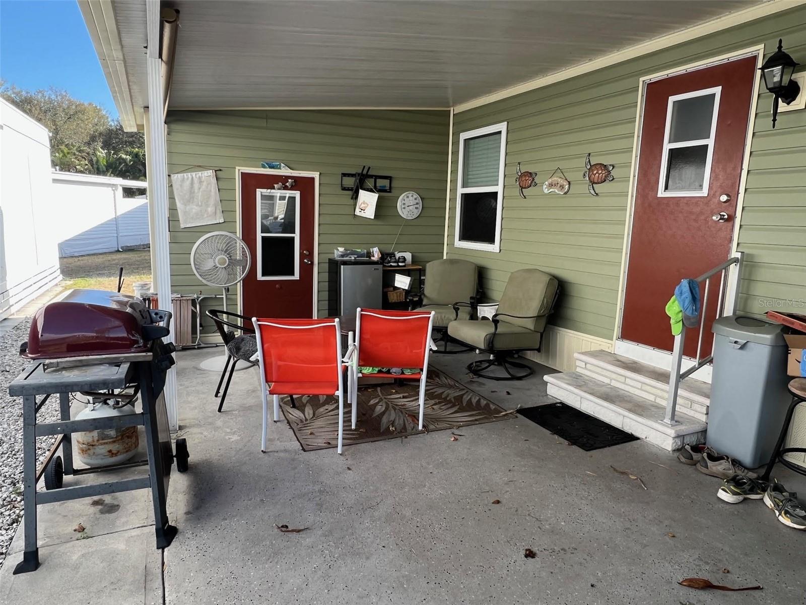 Listing photo id 1 for 8300 Seminole Boulevard 218