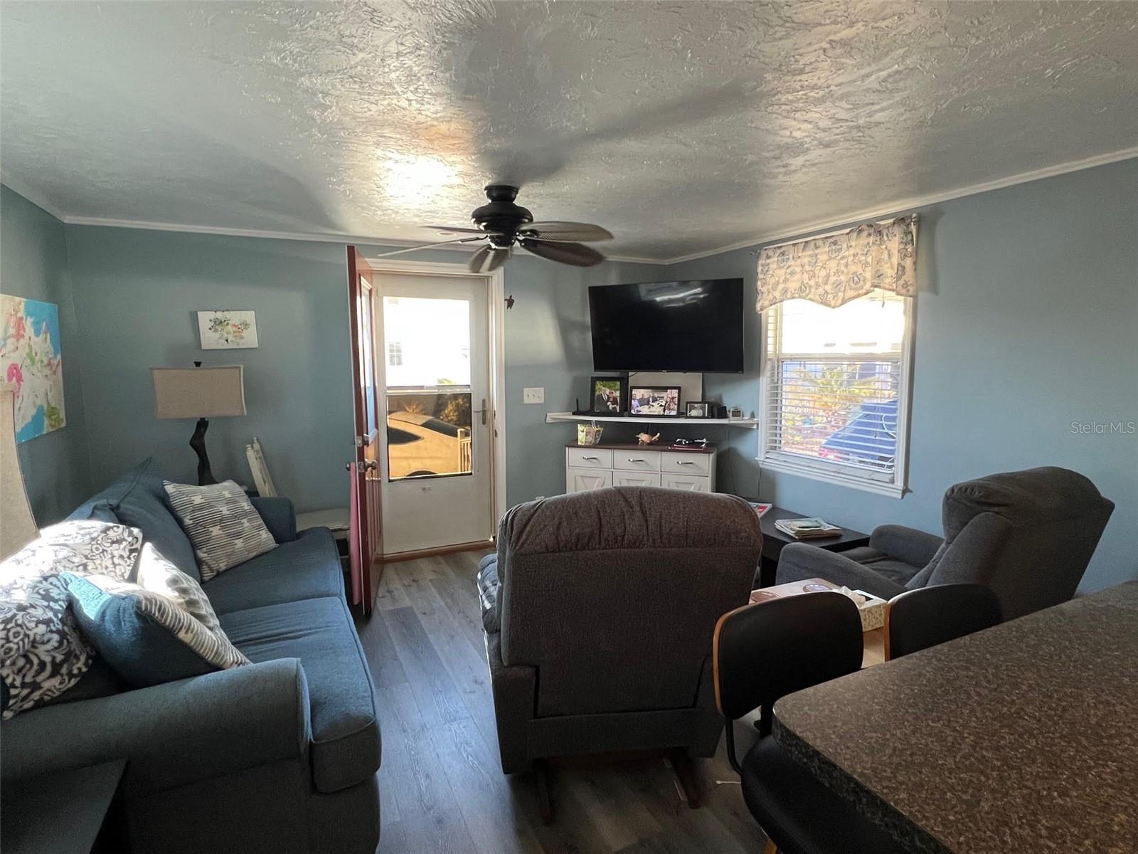 Listing photo id 5 for 8300 Seminole Boulevard 218