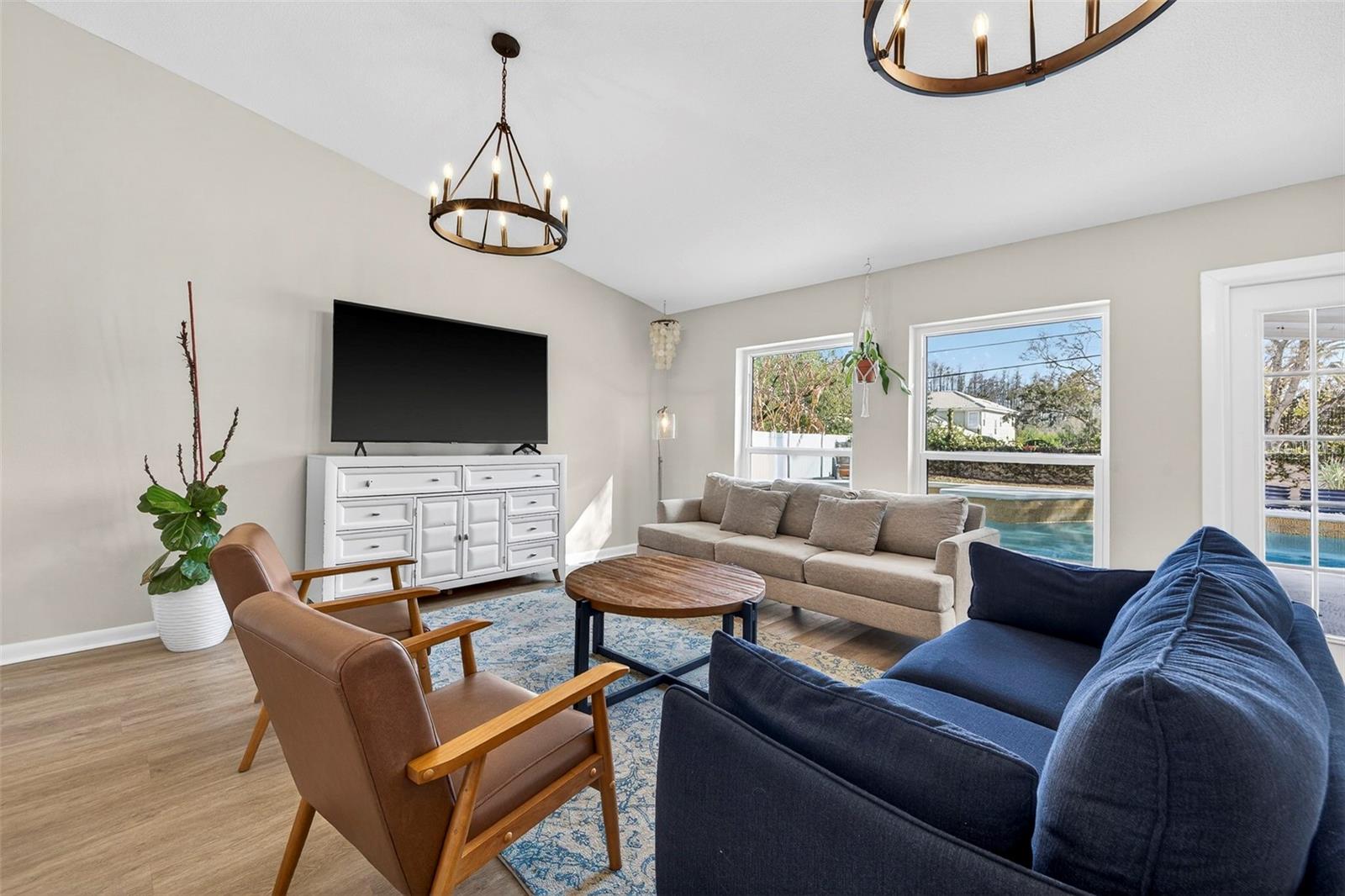 Image 12 of 27 For 4705 Foxshire Circle