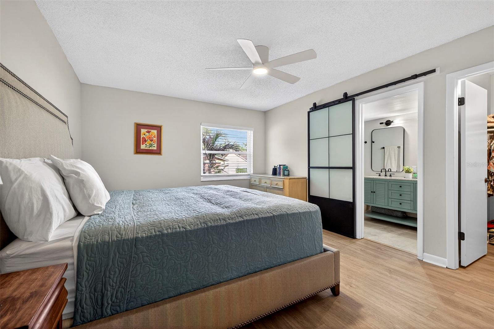 Image 13 of 27 For 4705 Foxshire Circle