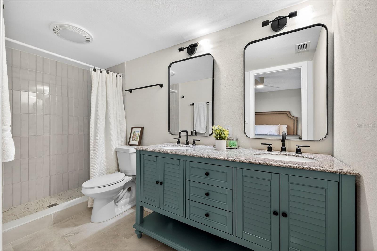 Image 14 of 27 For 4705 Foxshire Circle